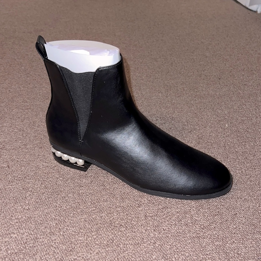 Zenovia Booties- Caviar/Pearl, 6.5